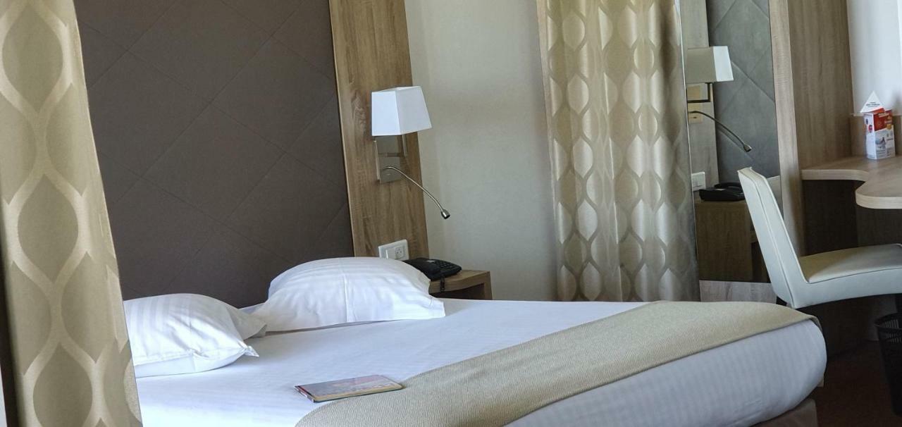 Hotel Windsor Contact Hotel Диеп Екстериор снимка
